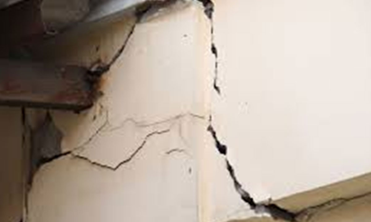 construction material failure cracks